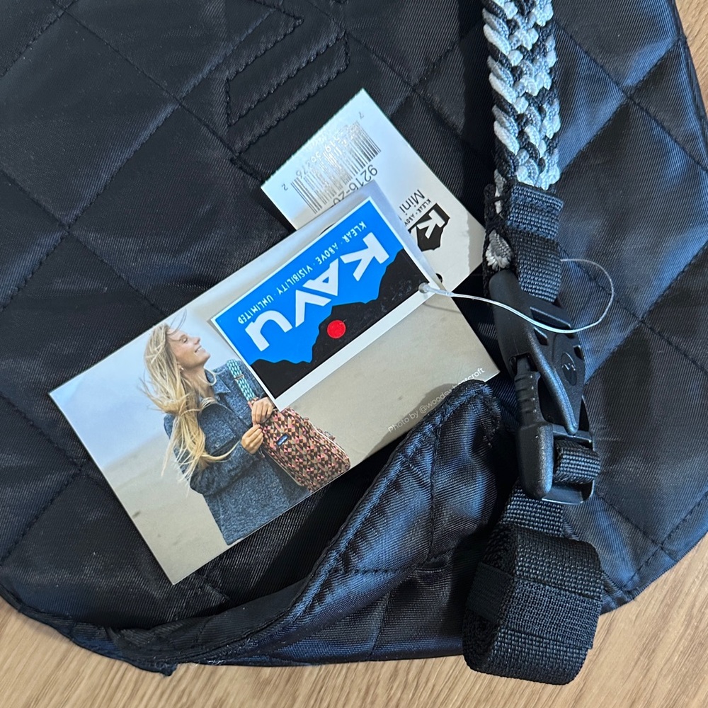 Kavu Black Quilted Sling Pack - Picture 2 of 3